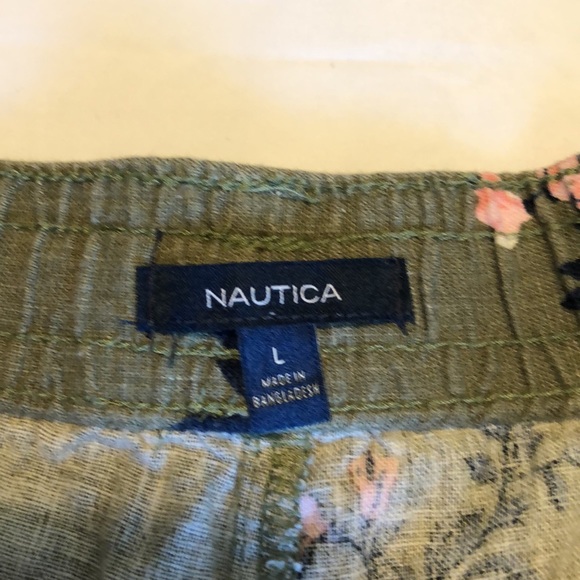 Women’s Nautica size large green floral linen shorts with front pockets - Picture 3 of 9